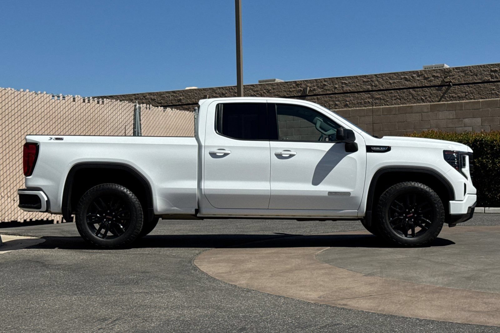 Certified 2023 GMC Sierra 1500 Elevation w/ X31 Off-Road Package AWD/4WD image 3