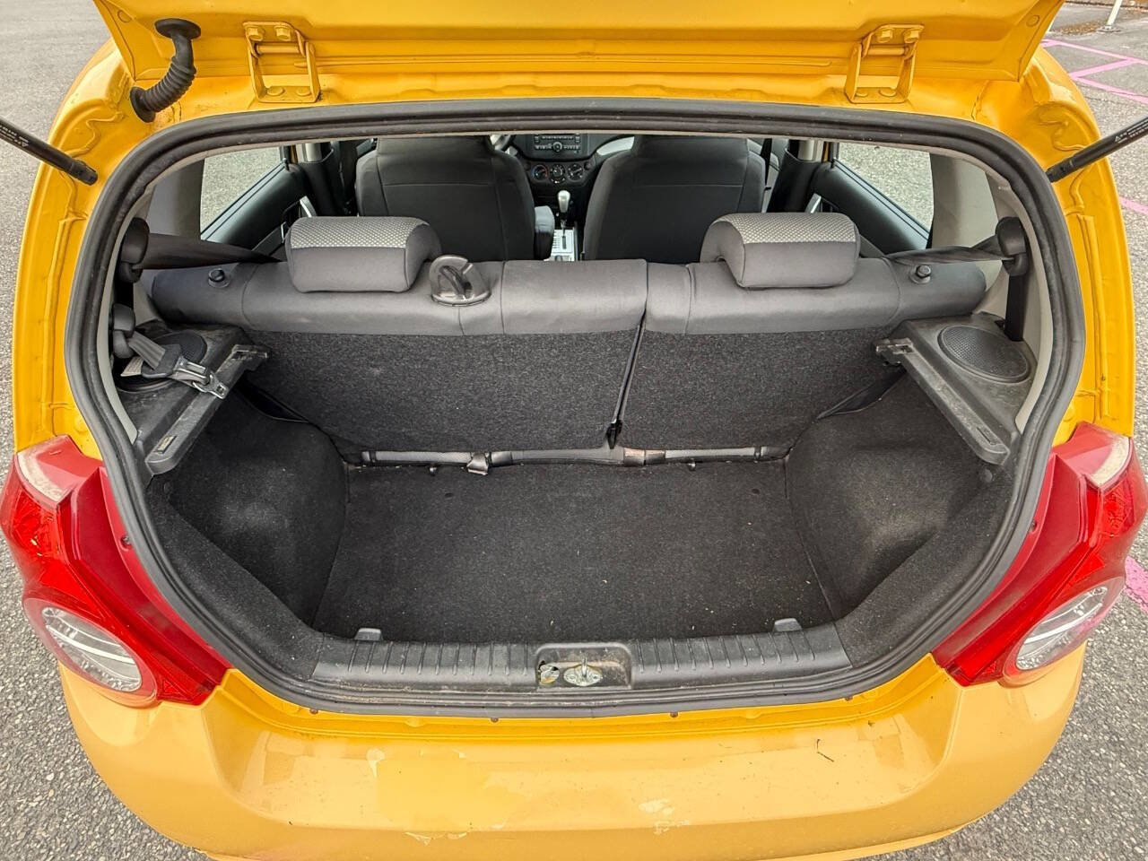 Used 2011 Chevrolet Aveo5 LT w/ Power and Convenience Package image 11