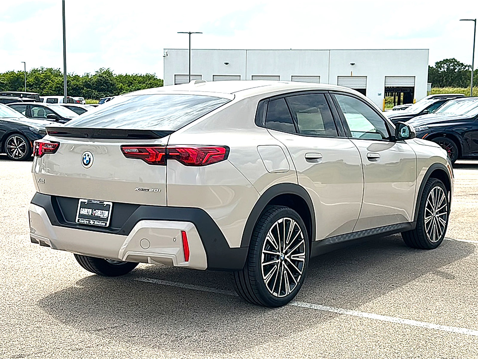 New 2026 BMW X2 xDrive28i w/ Technology Package AWD/4WD image 8