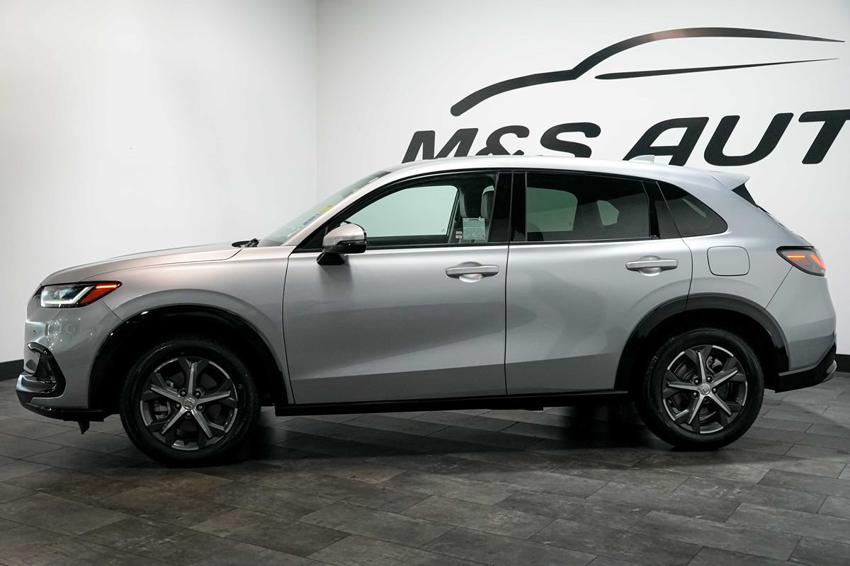Used 2023 Honda HR-V EX-L image 3