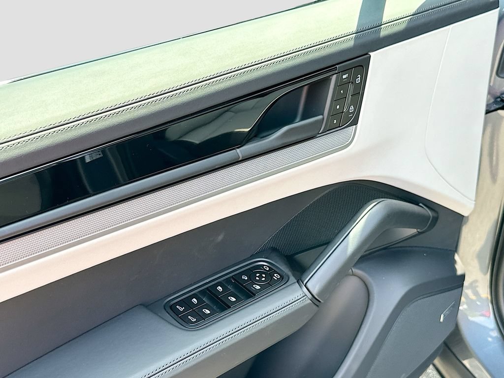 New 2026 Porsche Cayenne S AWD/4WD image 20