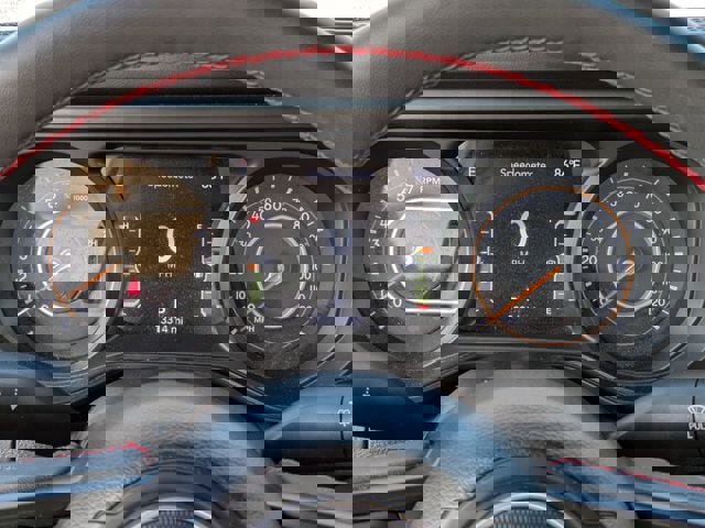 Used 2024 Jeep Gladiator Rubicon w/ Technology Group image 29