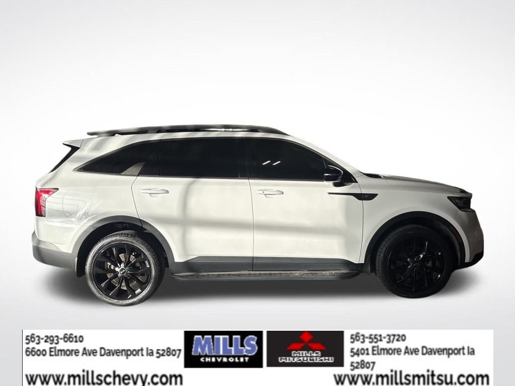Used 2021 Kia Sorento EX w/ EX AWD X-Line Package image 4