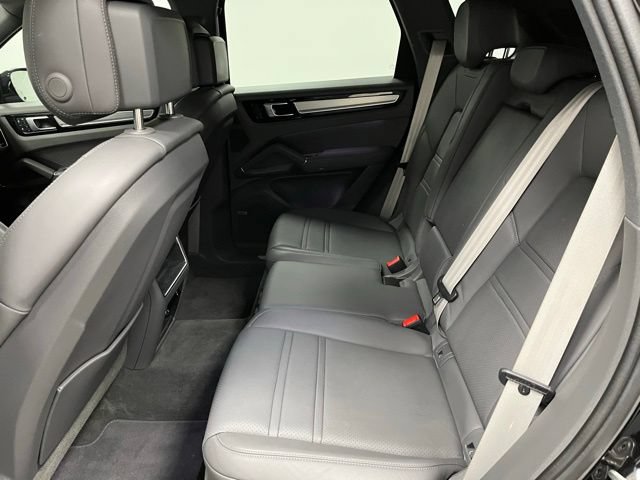 Used 2022 Porsche Cayenne Platinum Edition AWD/4WD image 47