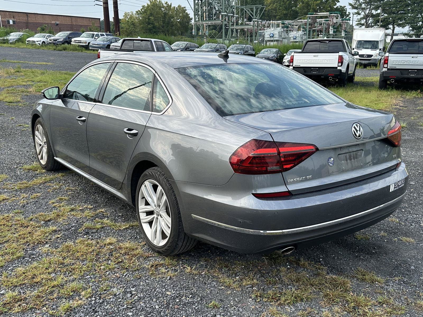 Used 2018 Volkswagen Passat 2.0T SE FWD image 6