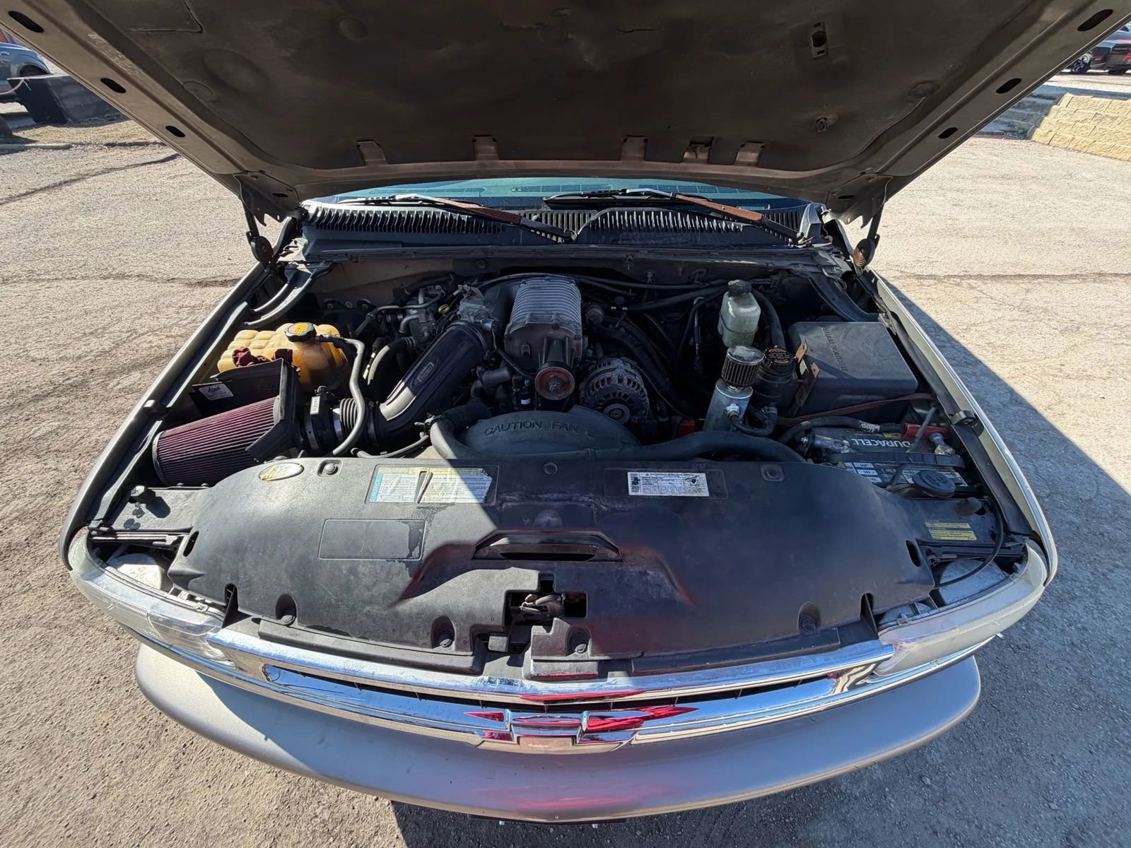 Used 2000 Chevrolet Suburban 2500 LT w/ LT Preferred Equipment Group image 12