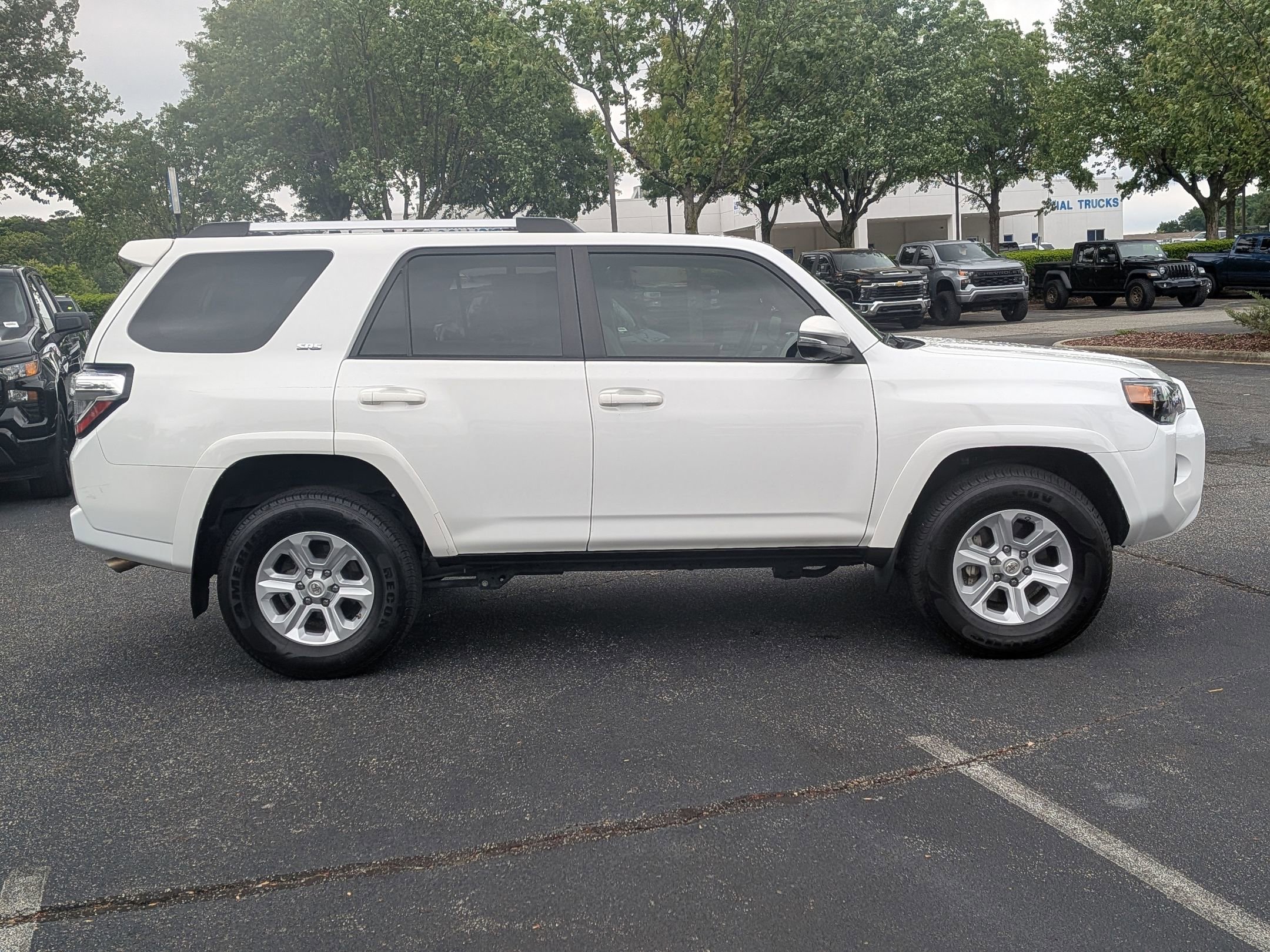 Used 2020 Toyota 4Runner SR5 Premium w/ Moonroof Package AWD/4WD image 10