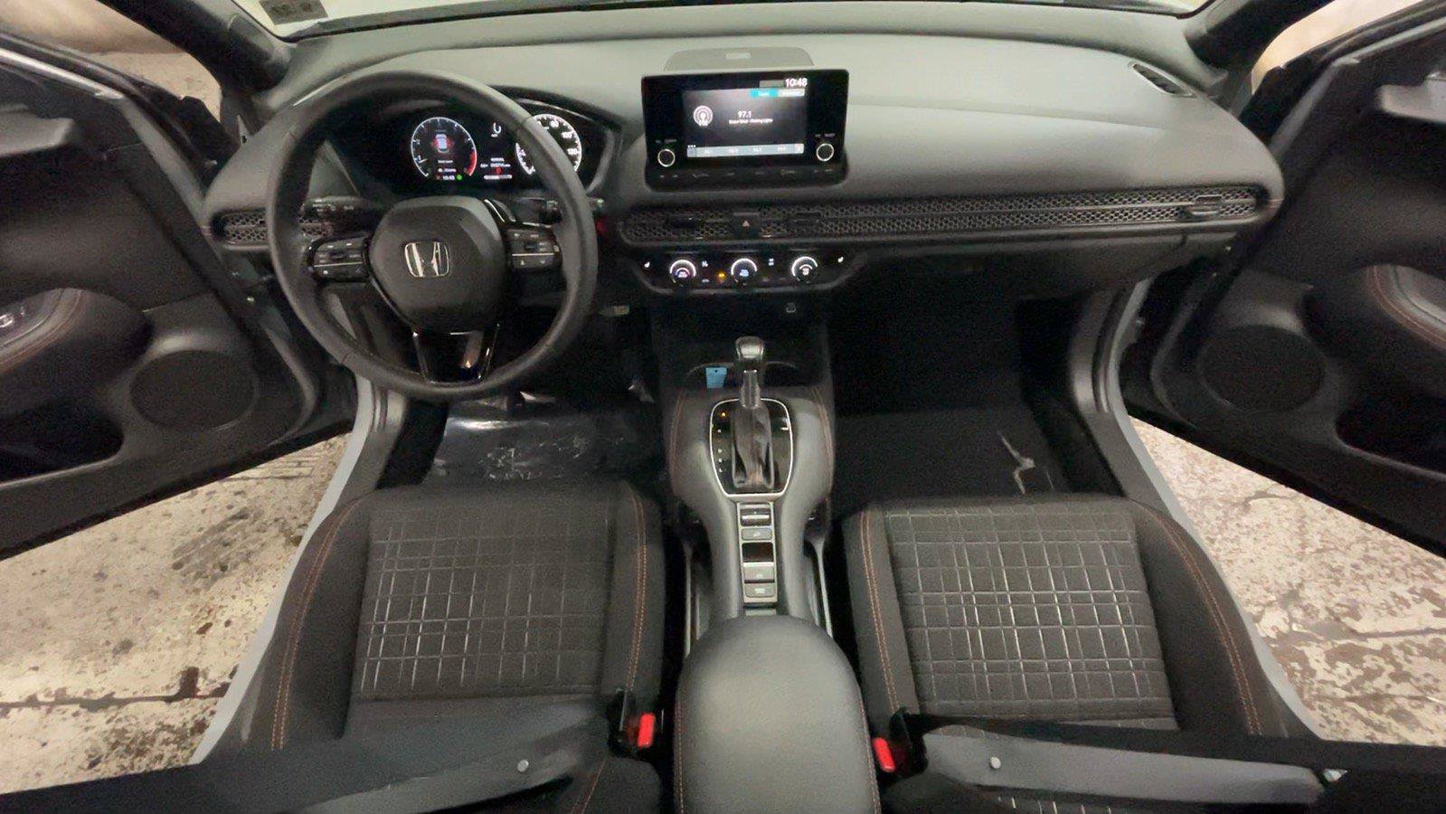 Used 2025 Honda HR-V Sport image 29