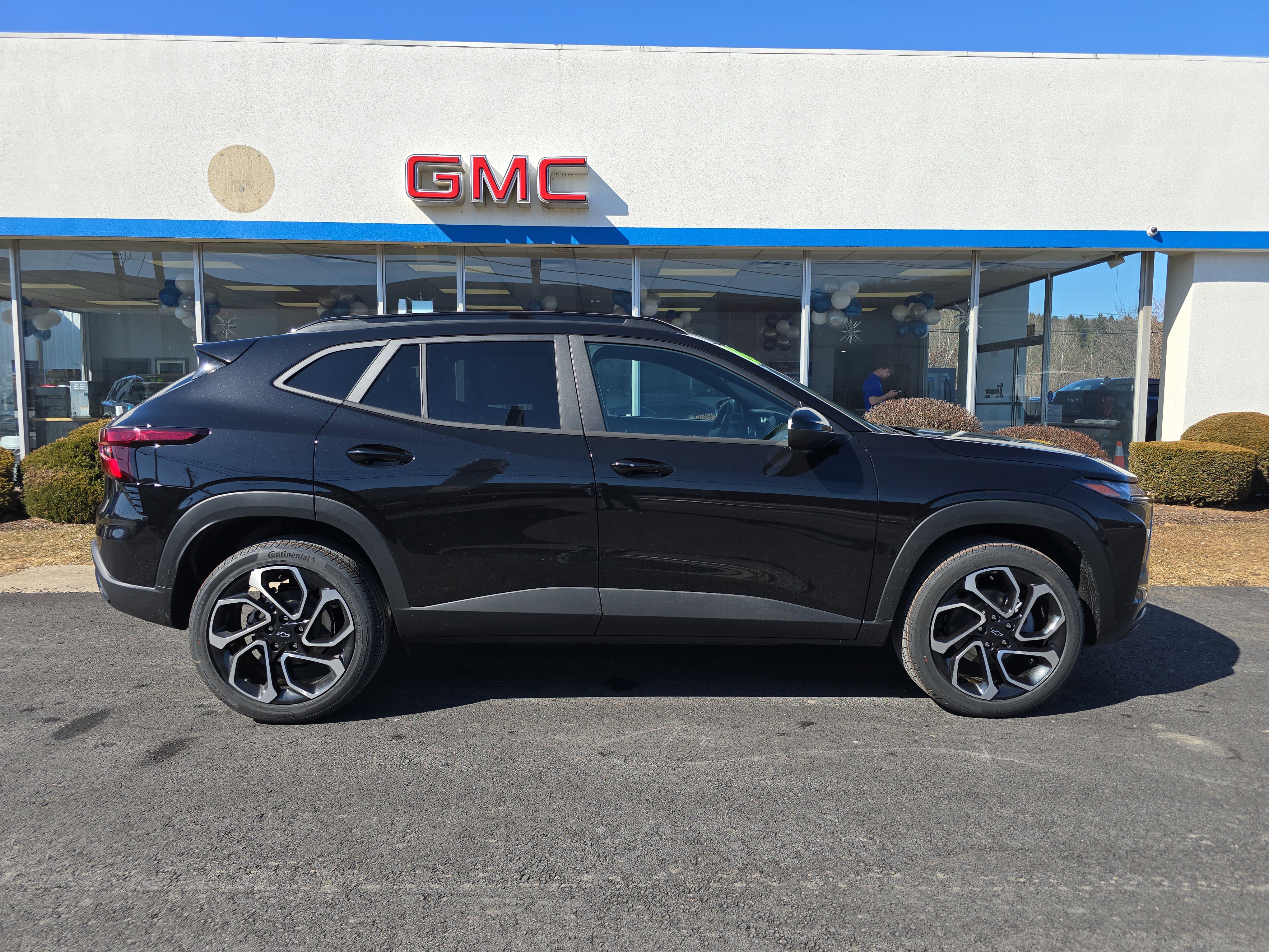 New 2026 Chevrolet Trax RS image 2