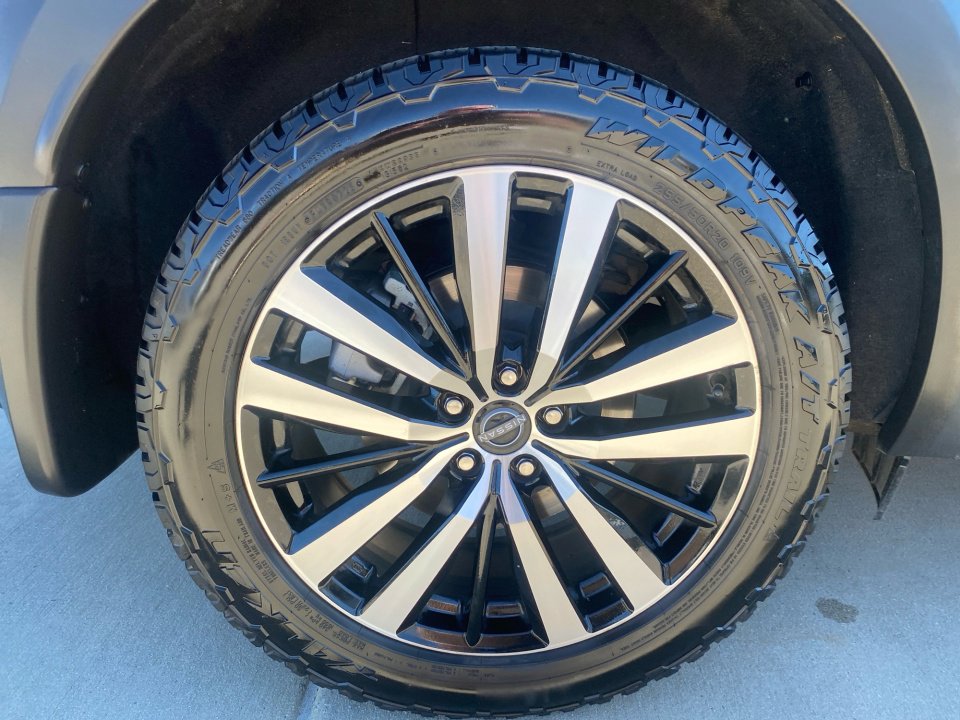 Used 2024 Nissan Pathfinder Platinum AWD/4WD image 27