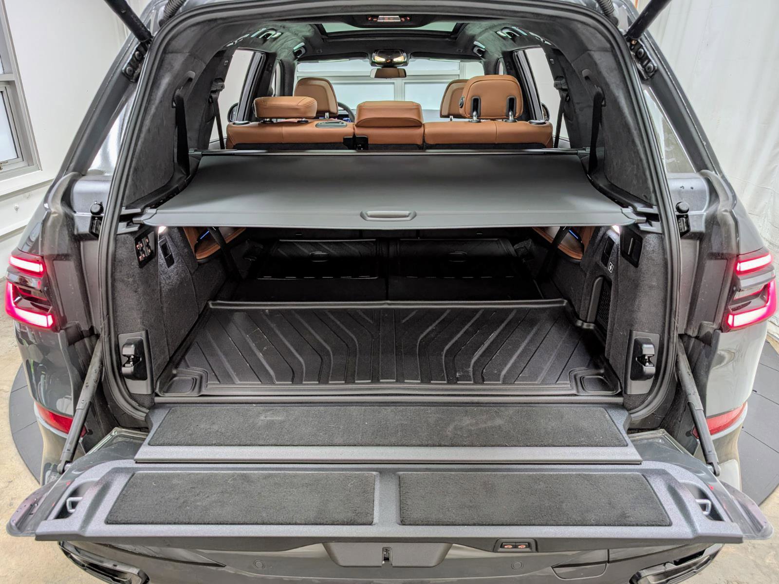 Used 2026 BMW X7 xDrive40i w/ Executive Package image 31