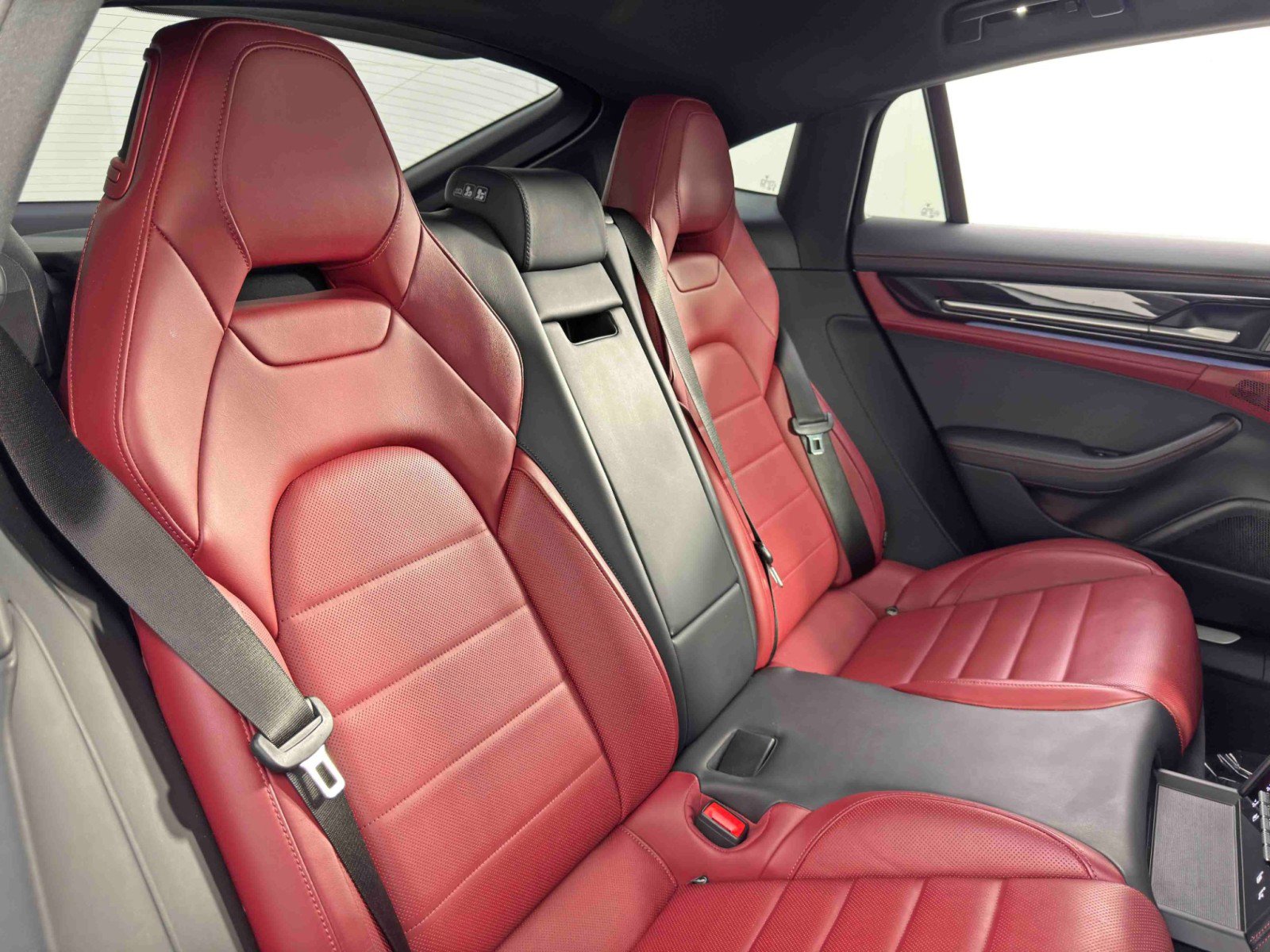 Used 2024 Porsche Panamera image 41