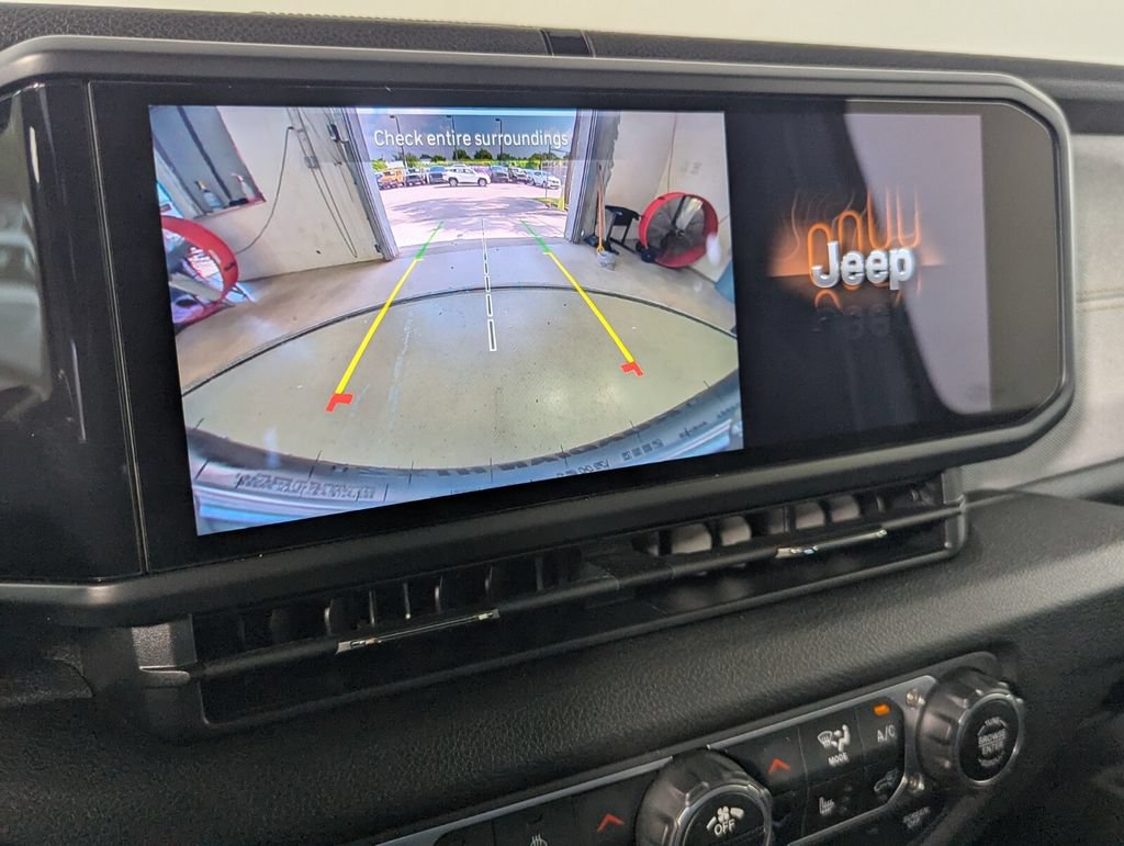 Used 2025 Jeep Wrangler Unlimited Sport AWD/4WD image 19