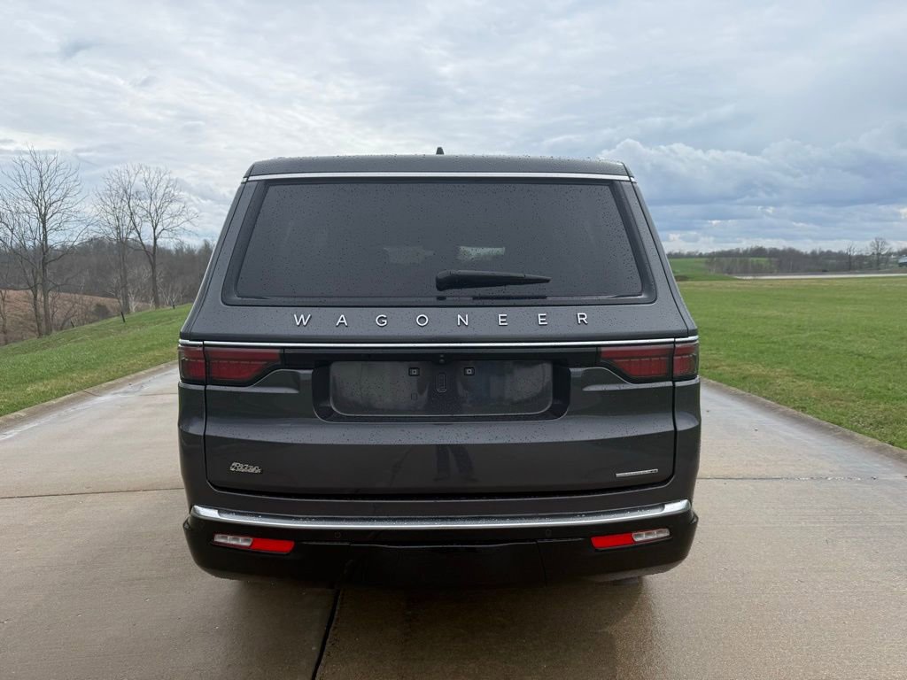 Used 2024 Jeep Wagoneer Series II w/ Flexible Seating Group image 4