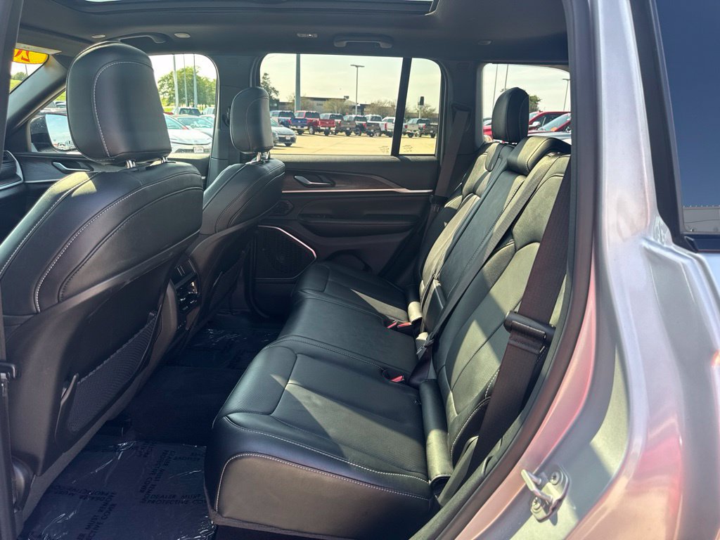 Used 2026 Jeep Grand Cherokee Limited AWD/4WD image 24