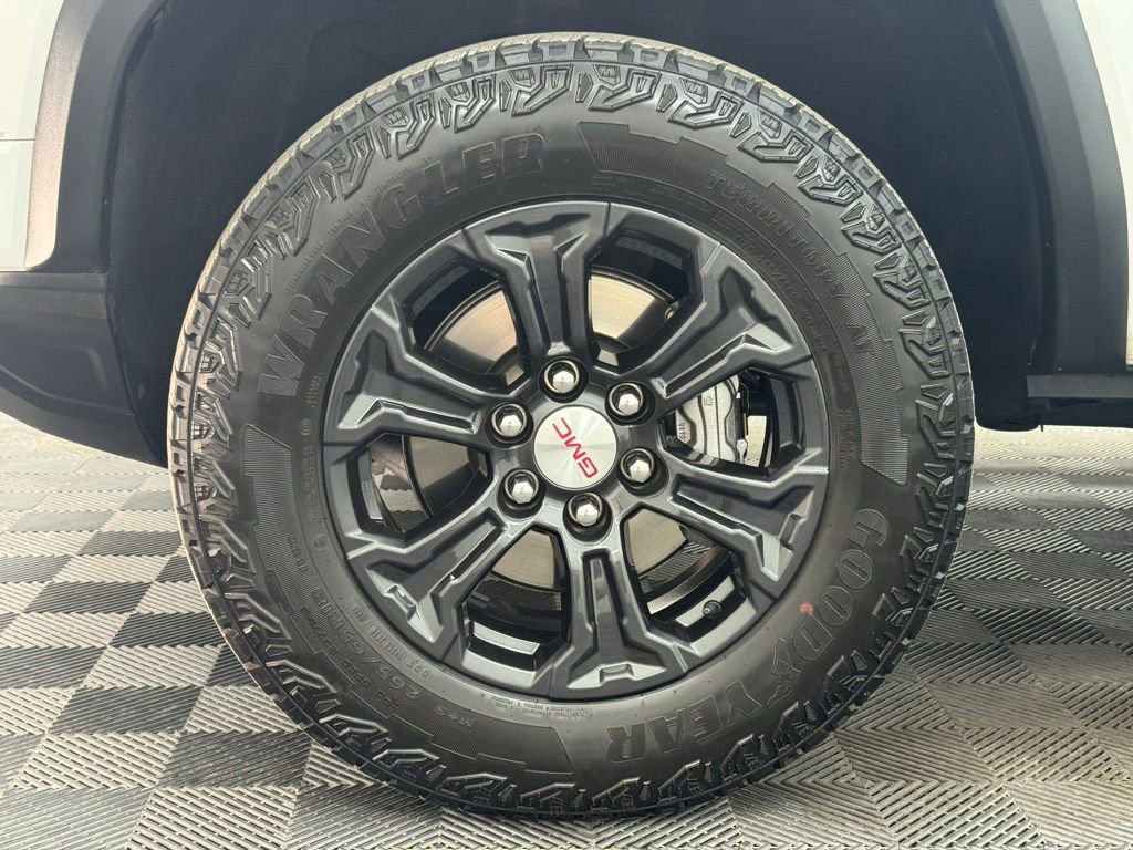 Used 2024 GMC Canyon Elevation w/ Convenience Package image 14