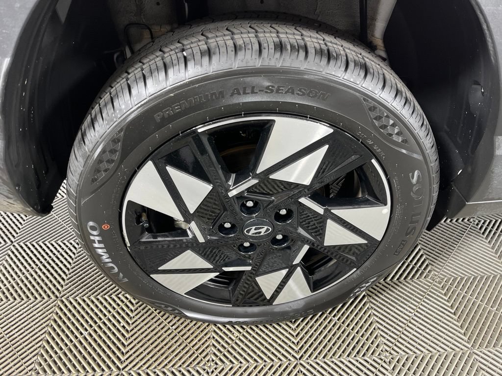 Used 2025 Hyundai Kona SEL AWD/4WD image 4