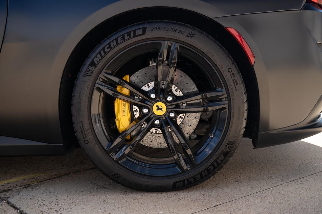 Certified 2018 Ferrari GTC4Lusso image 17
