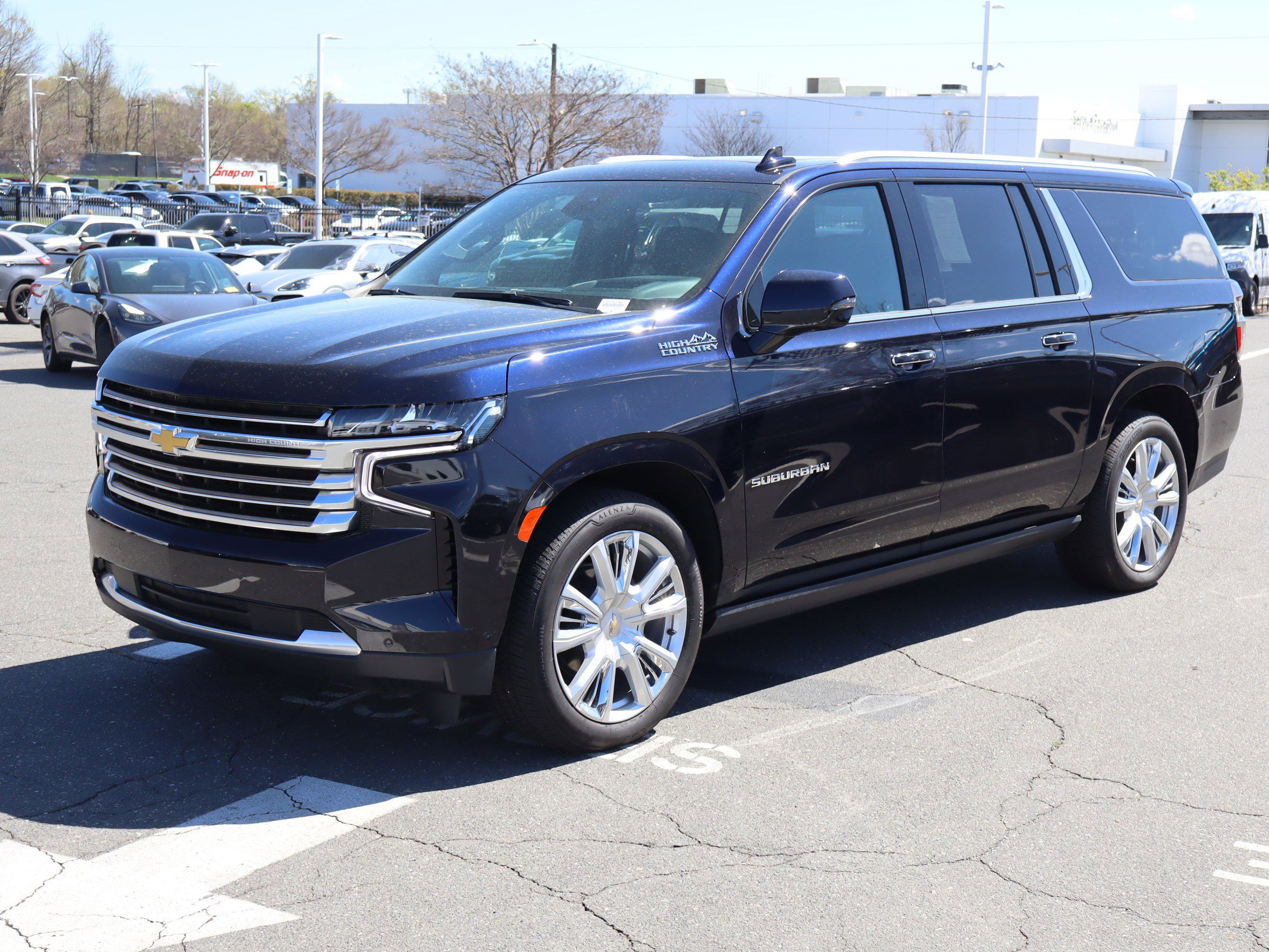 Used 2024 Chevrolet Suburban High Country w/ Advanced Technology Package AWD/4WD image 5