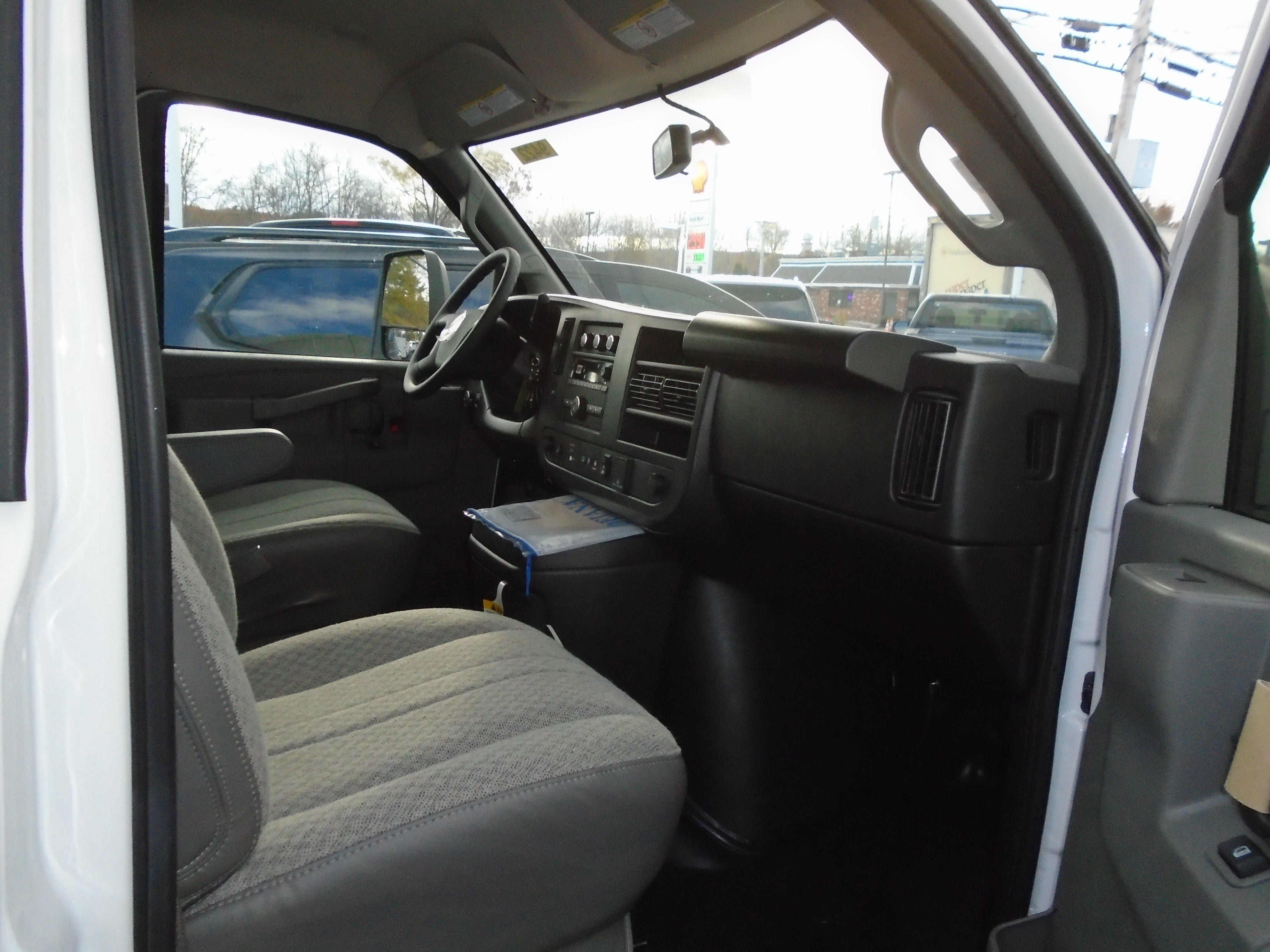 New 2025 GMC Savana 3500 Base w/ Power Convenience Package image 11