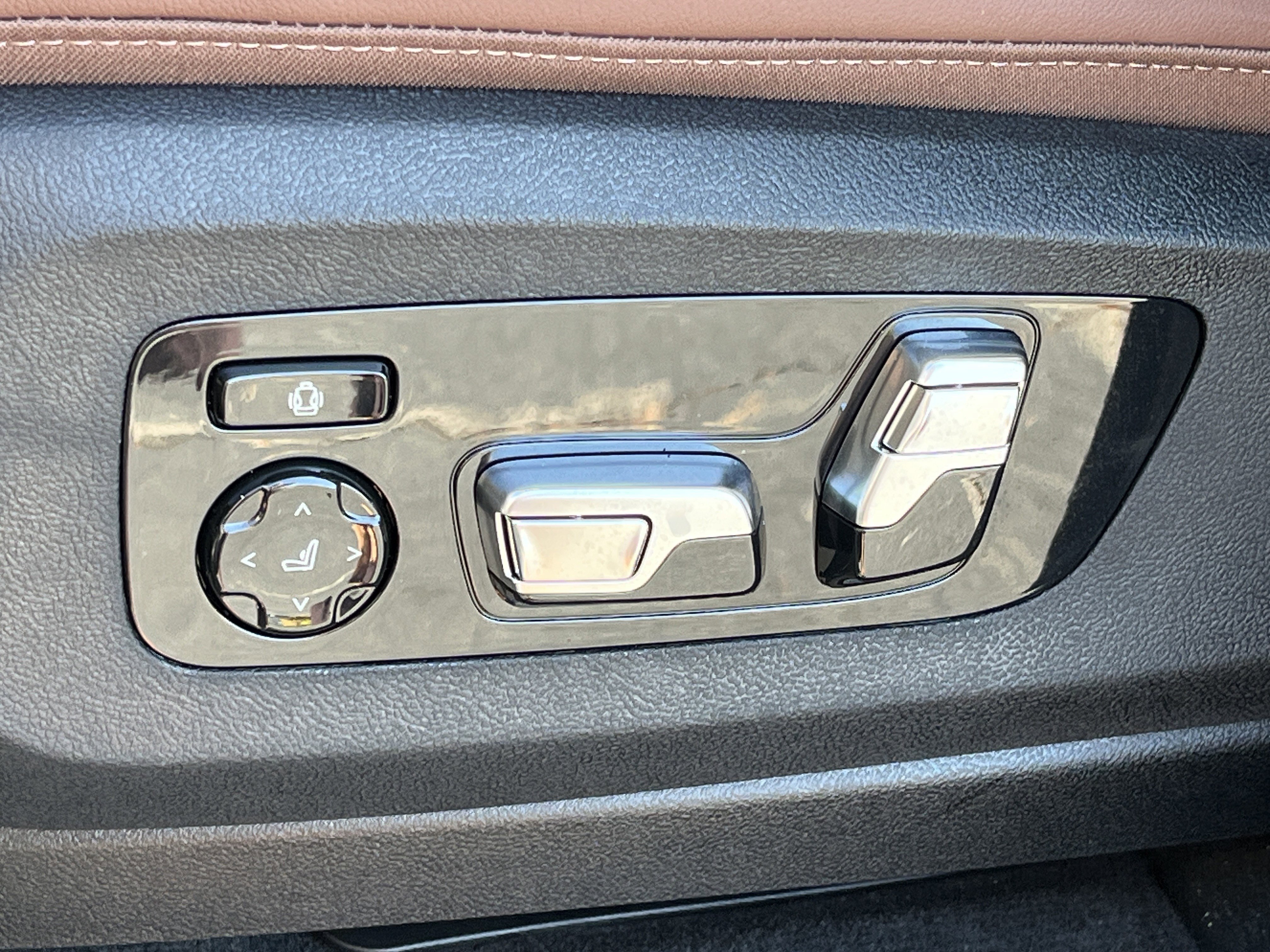 New 2026 BMW X5 xDrive50e w/ M Sport Package AWD/4WD image 19