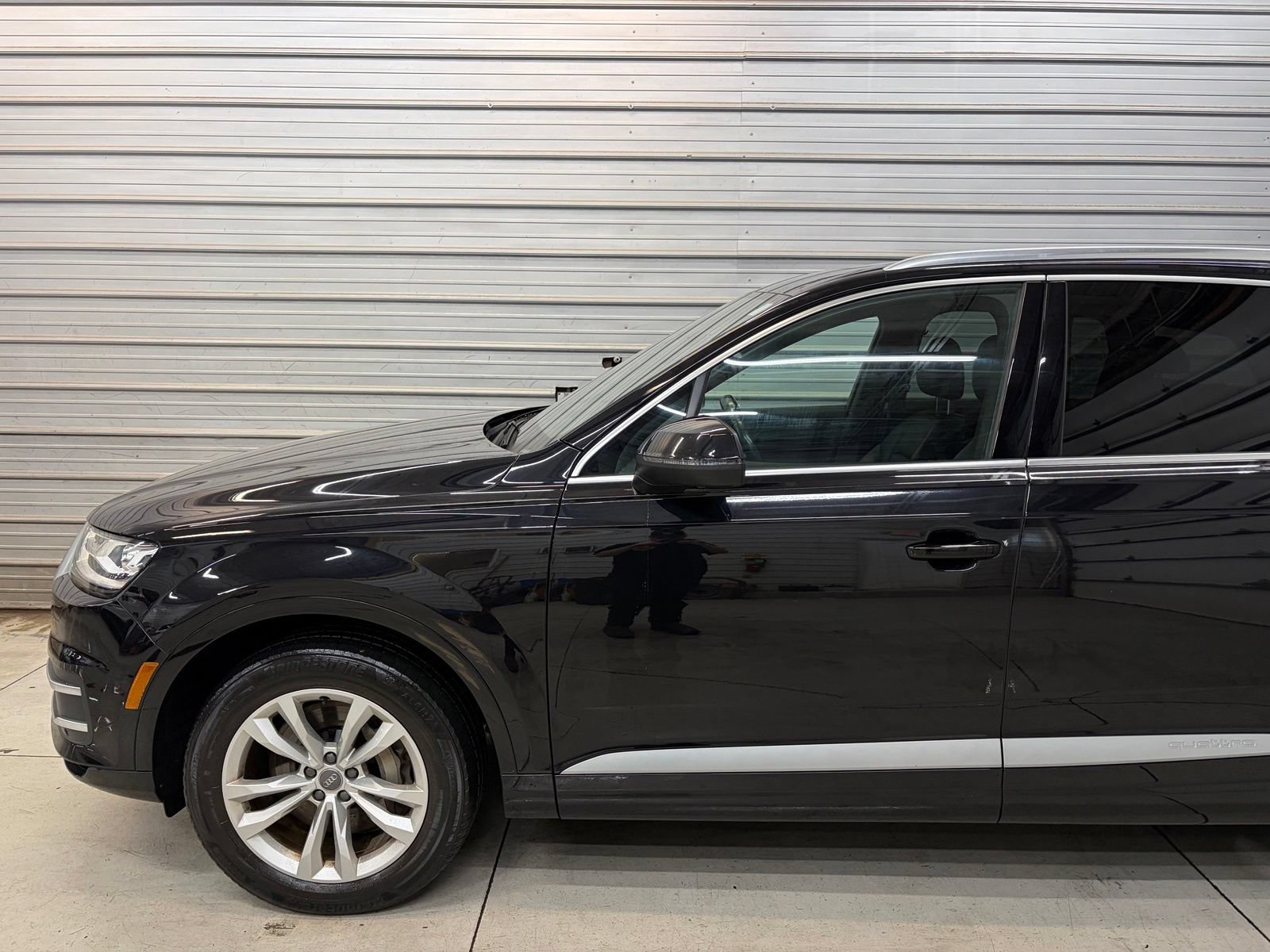Used 2019 Audi Q7 3.0T Premium w/ Convenience Package AWD/4WD image 3