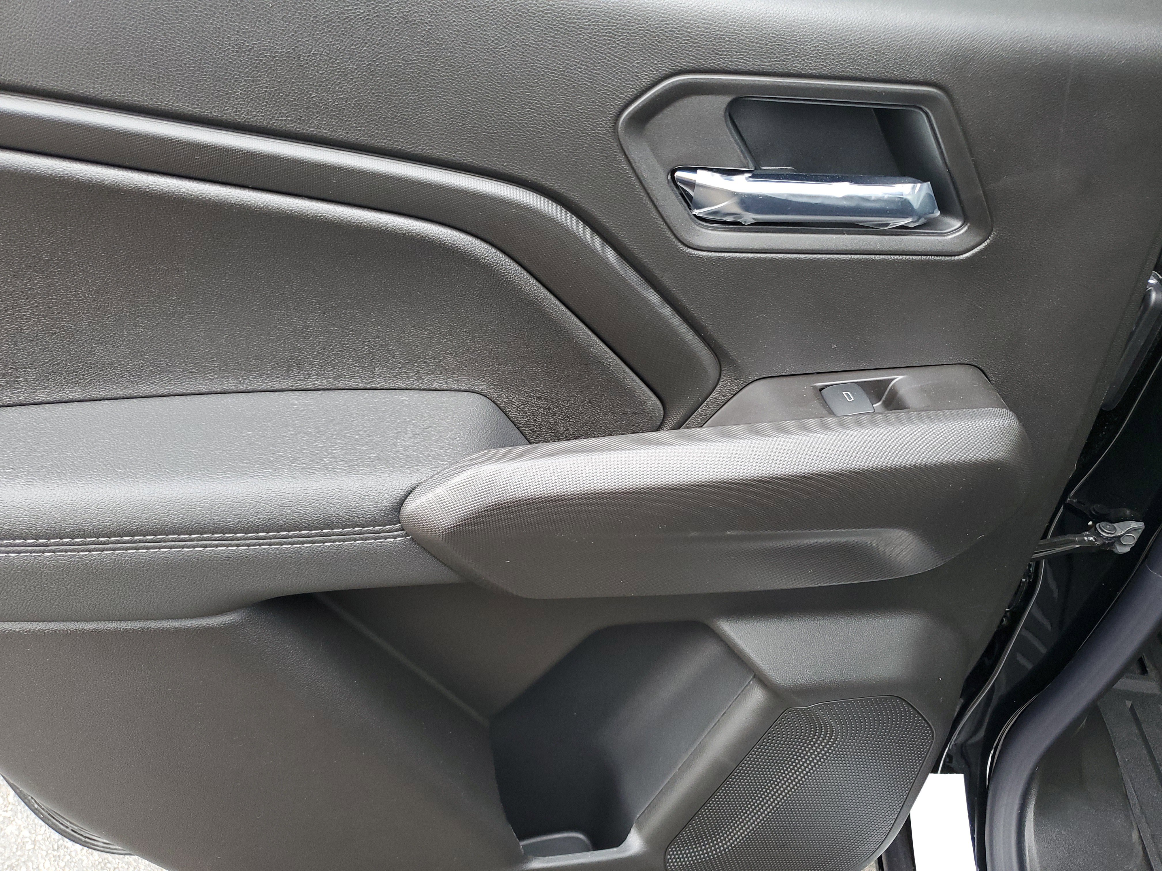 New 2026 GMC Canyon Elevation w/ Convenience Package image 32