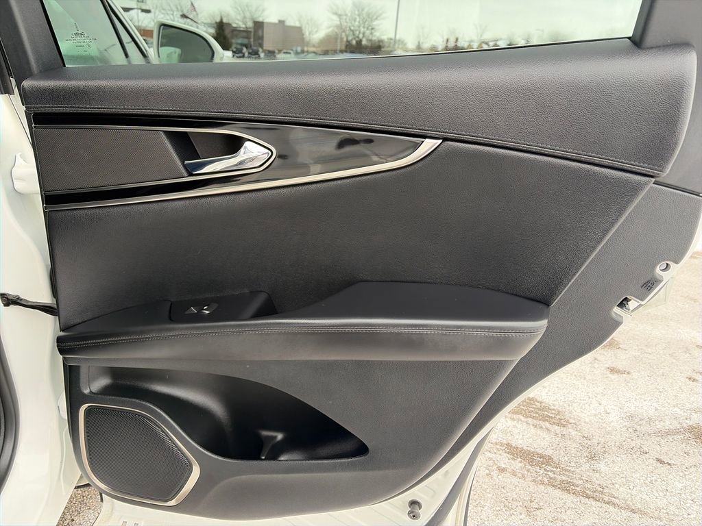 Used 2022 Lincoln Nautilus Standard w/ Premium Package image 34