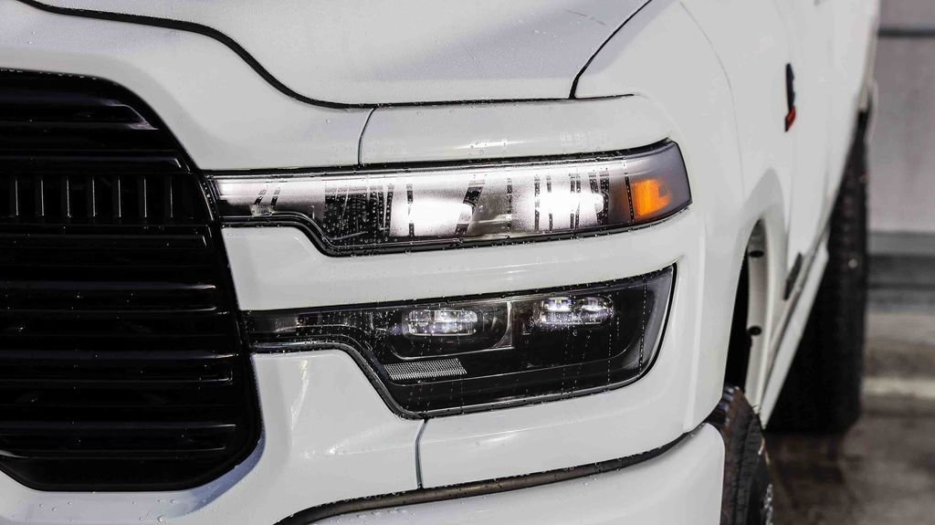 New 2026 RAM 2500 Laramie AWD/4WD image 5