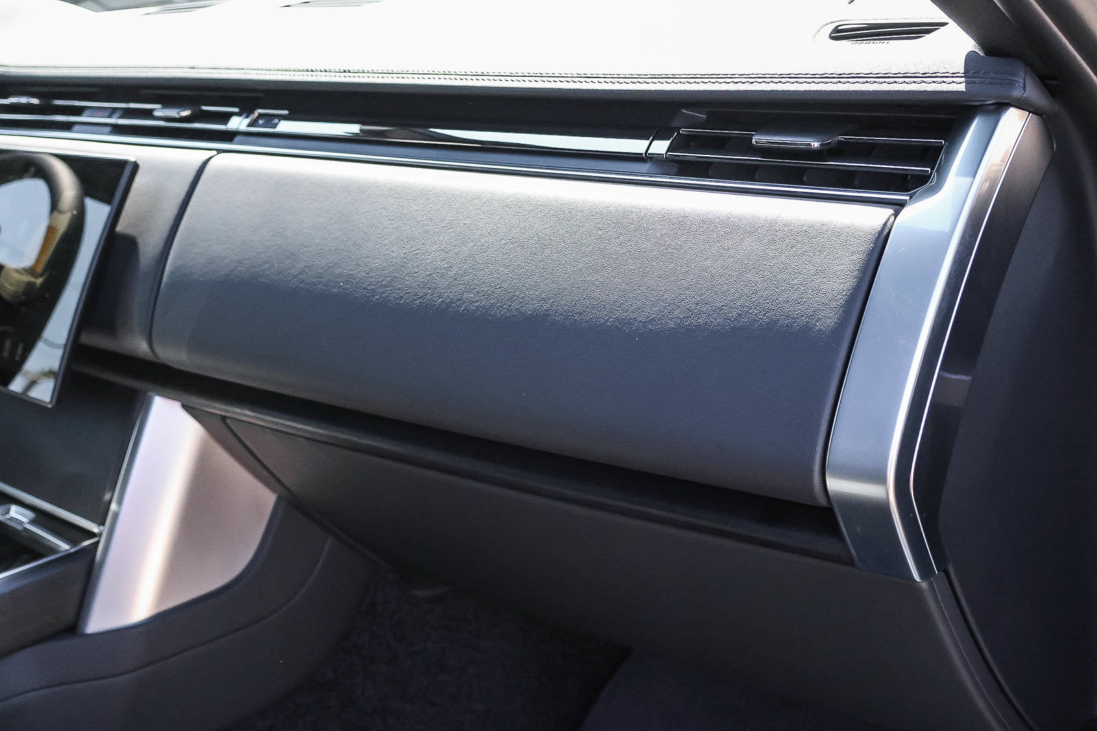 New 2026 Land Rover Range Rover SE AWD/4WD image 18