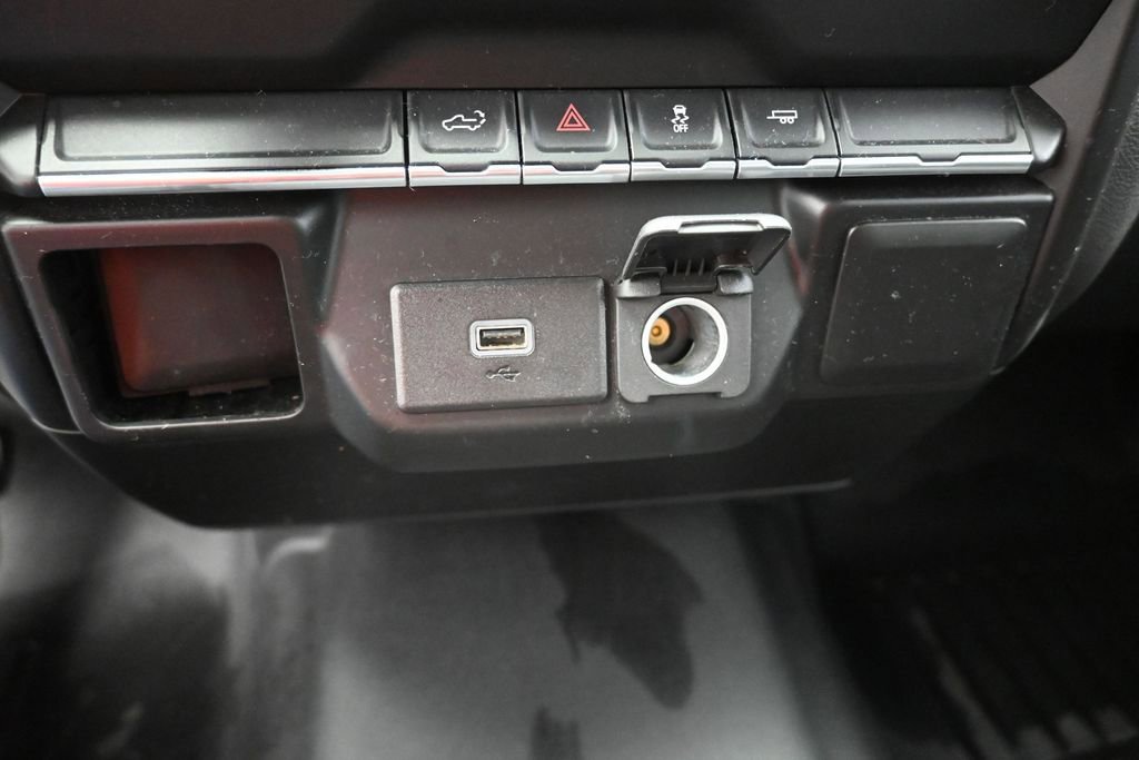 Used 2020 Chevrolet Silverado 1500 Custom w/ Custom Value Package RWD image 18