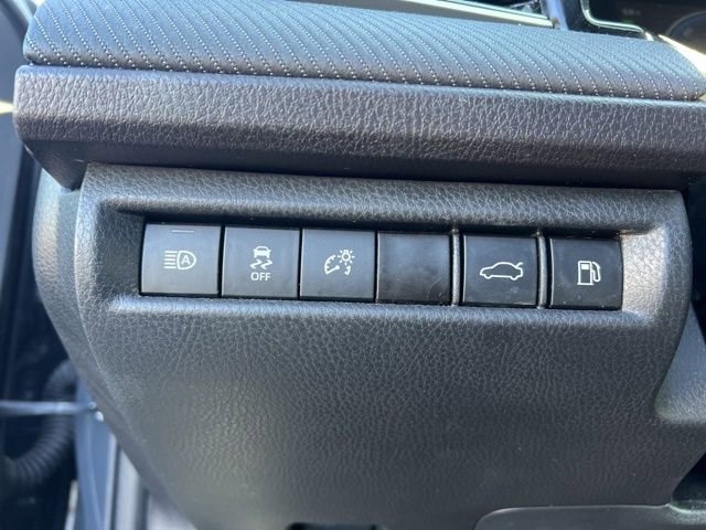 Used 2025 Toyota Camry SE image 10