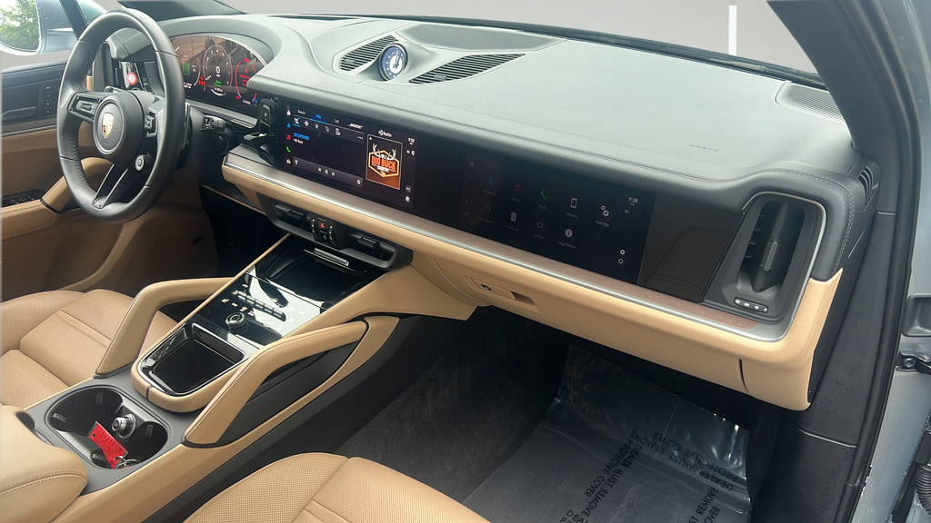 Certified 2025 Porsche Cayenne E-Hybrid AWD/4WD image 22