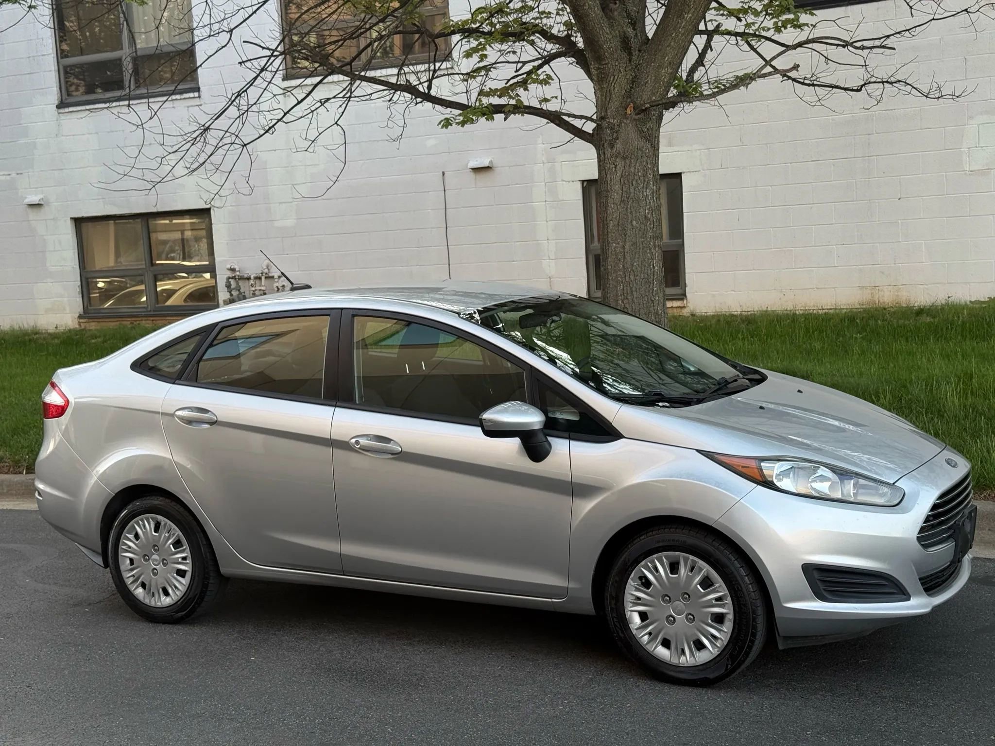 Used 2015 Ford Fiesta S image 1