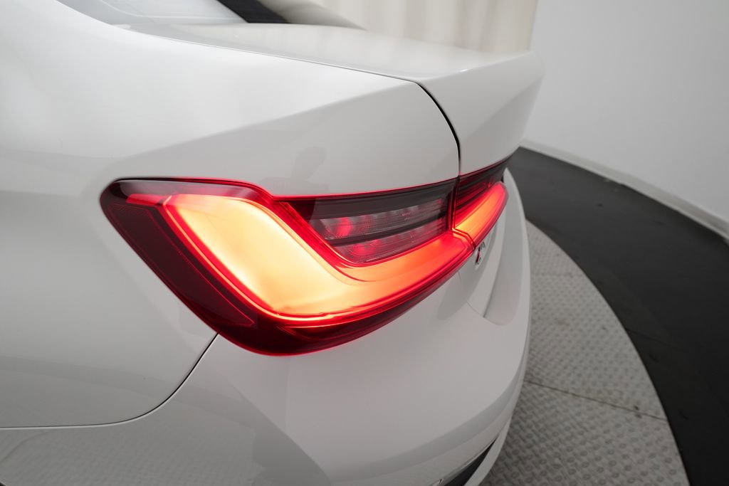 Used 2021 BMW 330e xDrive w/ Convenience Package image 33