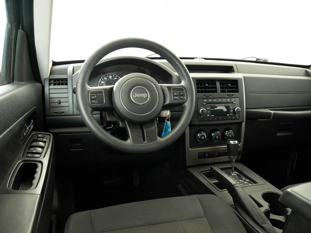 Used 2012 Jeep Liberty Sport RWD image 36