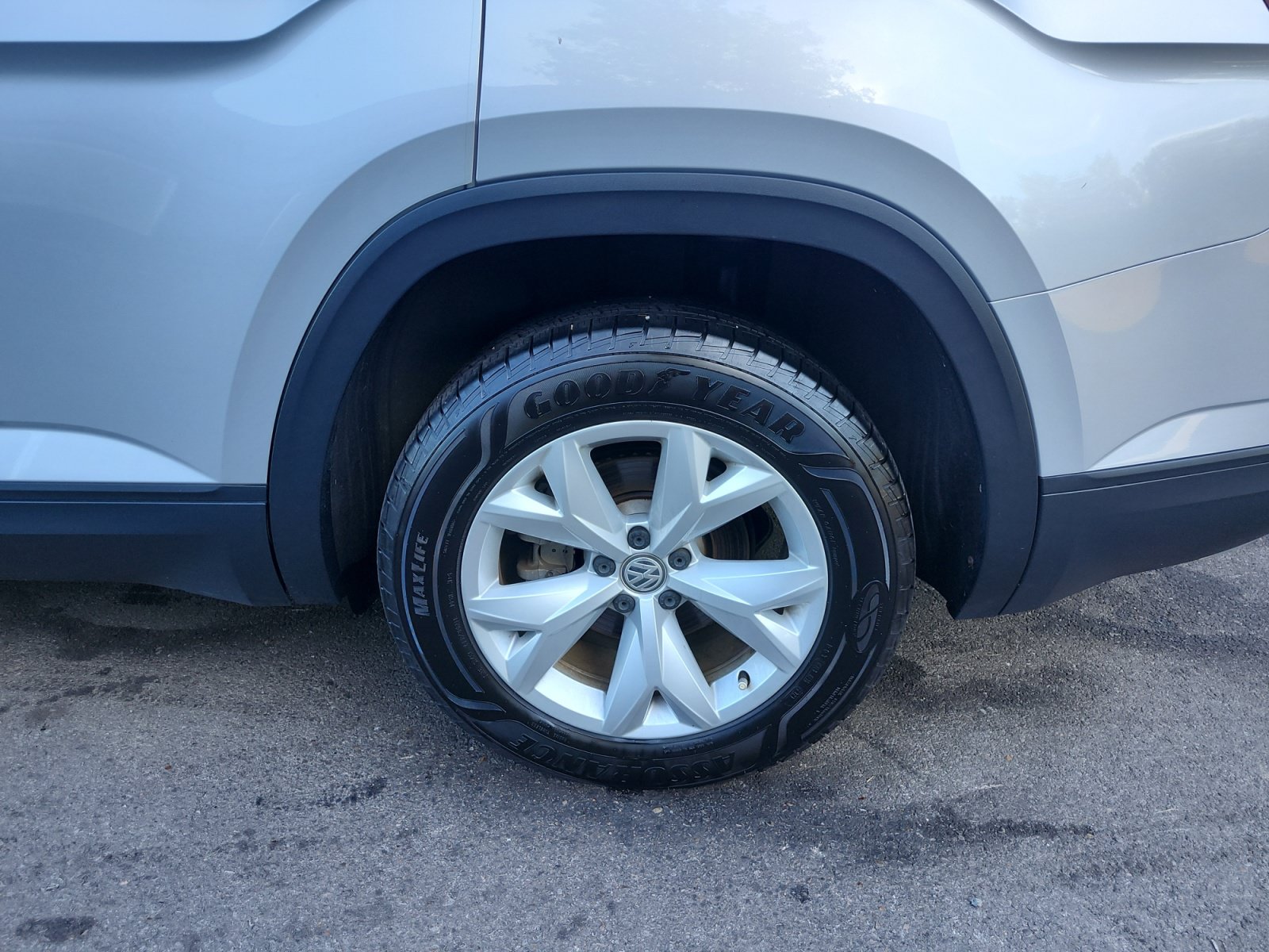 Used 2018 Volkswagen Atlas SE FWD image 16