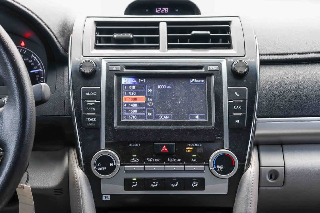 Used 2012 Toyota Camry LE FWD image 13