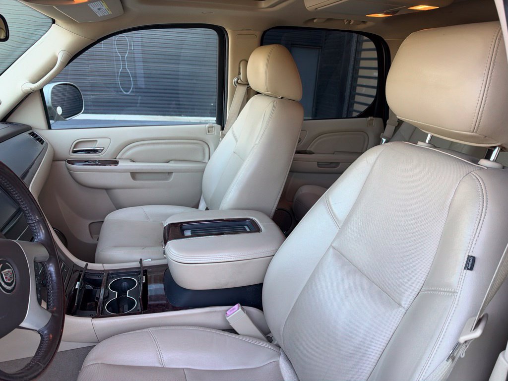 Used 2014 Cadillac Escalade Premium RWD image 5