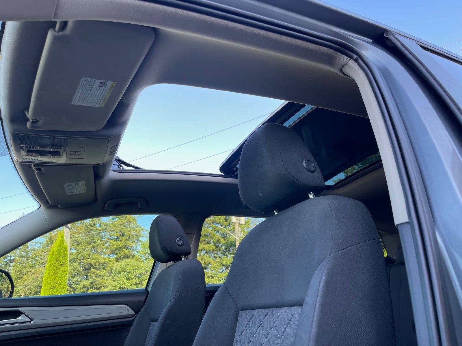 Used 2018 Volkswagen Atlas Launch Edition FWD image 12