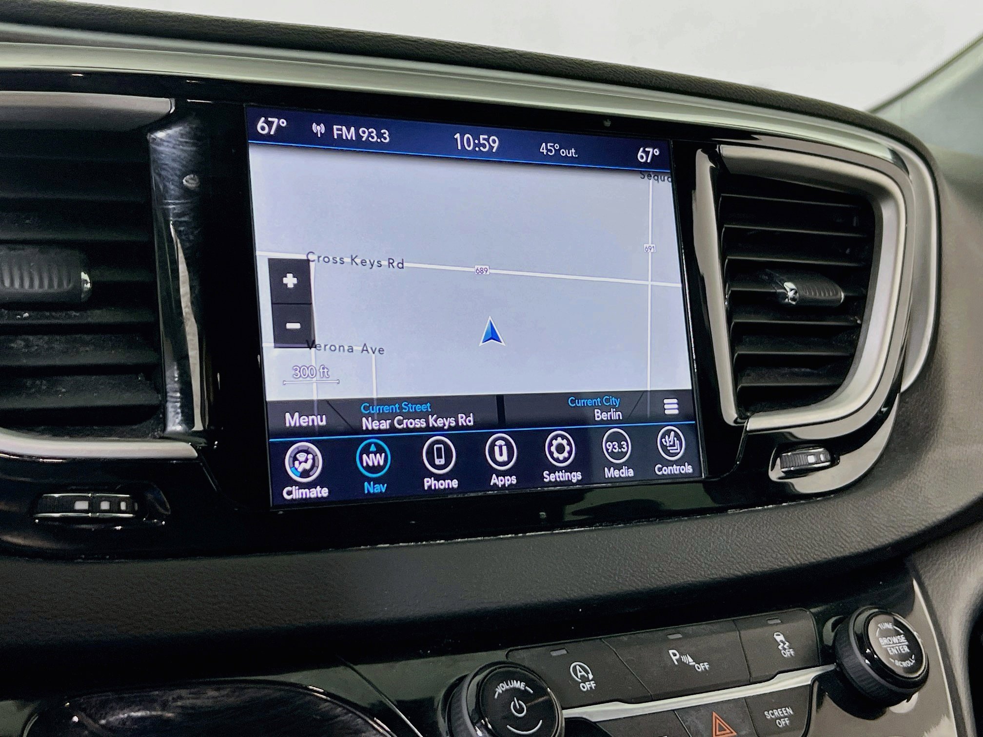 Used 2020 Chrysler Pacifica Touring-L Plus FWD image 12