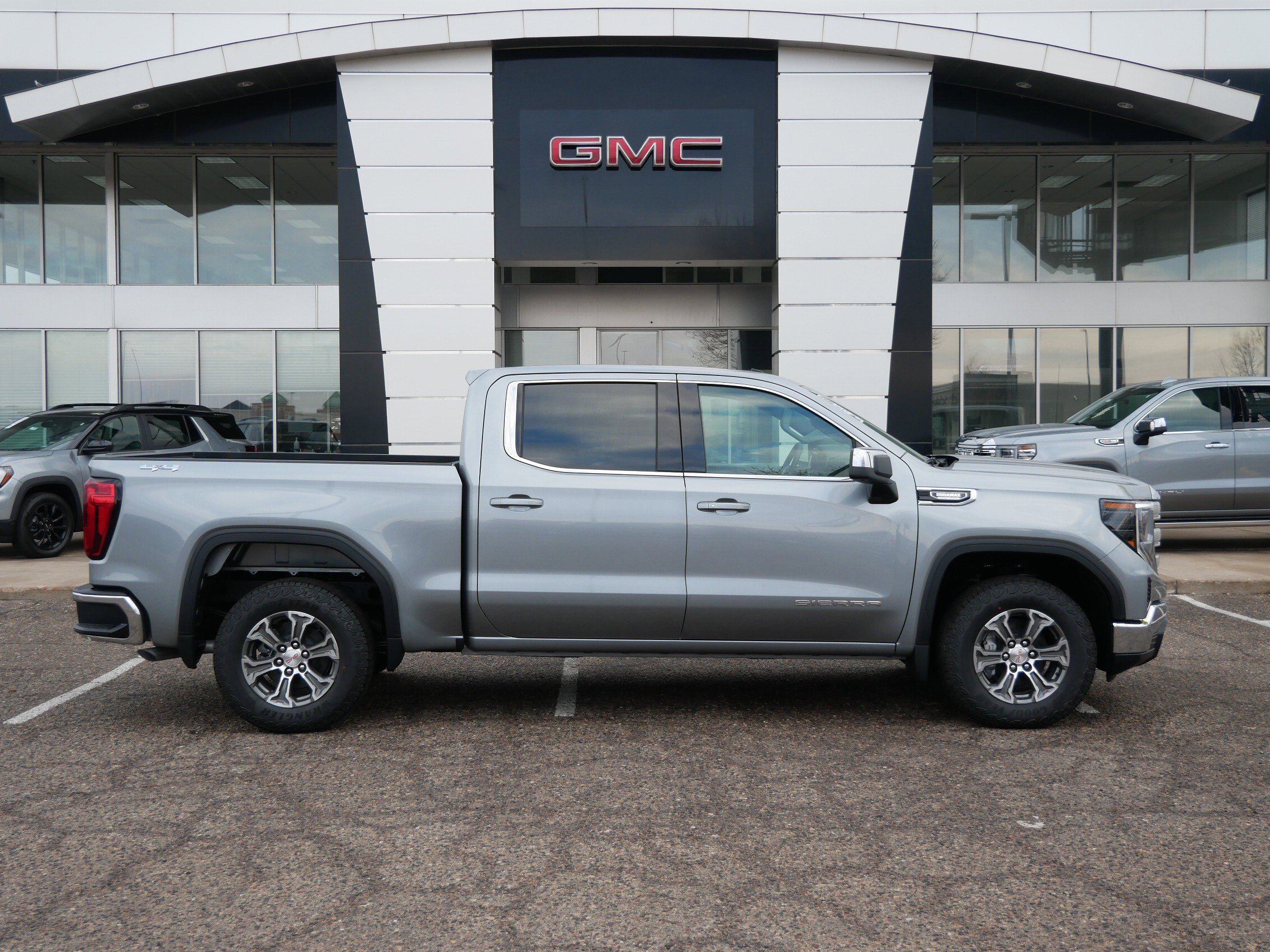 New 2026 GMC Sierra 1500 SLE w/ Max Trailering Package image 2