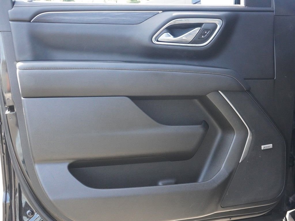 Used 2023 GMC Yukon SLT w/ SLT Premium Package image 32