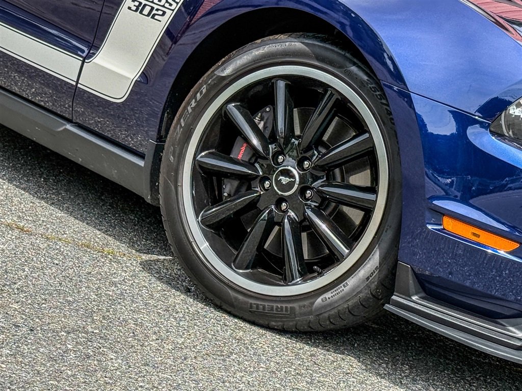 Used 2012 Ford Mustang Boss 302 w/ Boss 302 Accessory Pkg RWD image 29