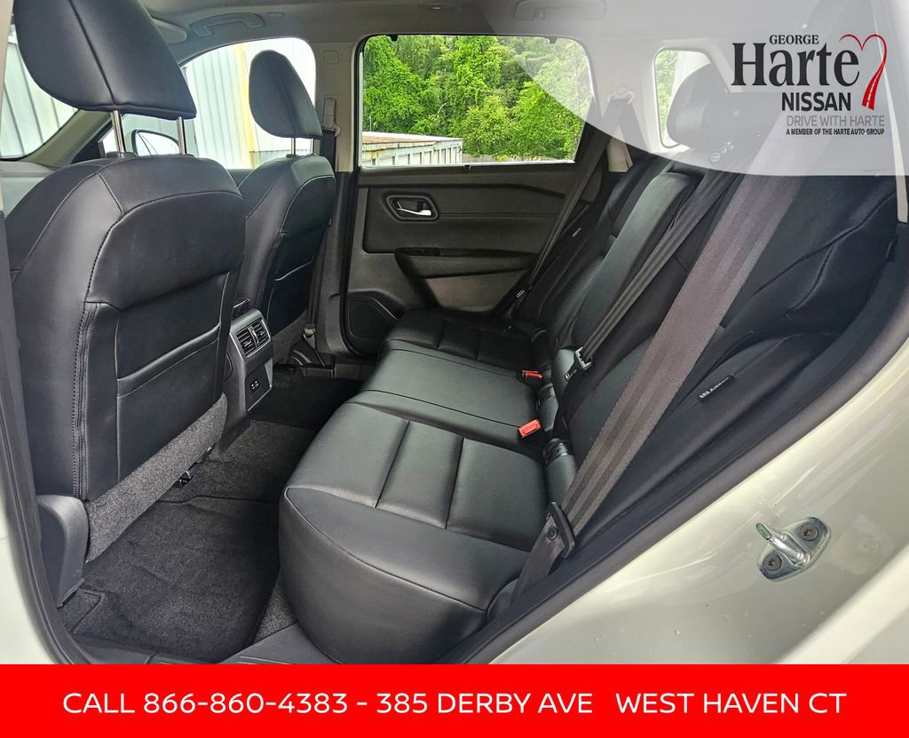 Certified 2022 Nissan Rogue SV w/ SV Premium Package image 38