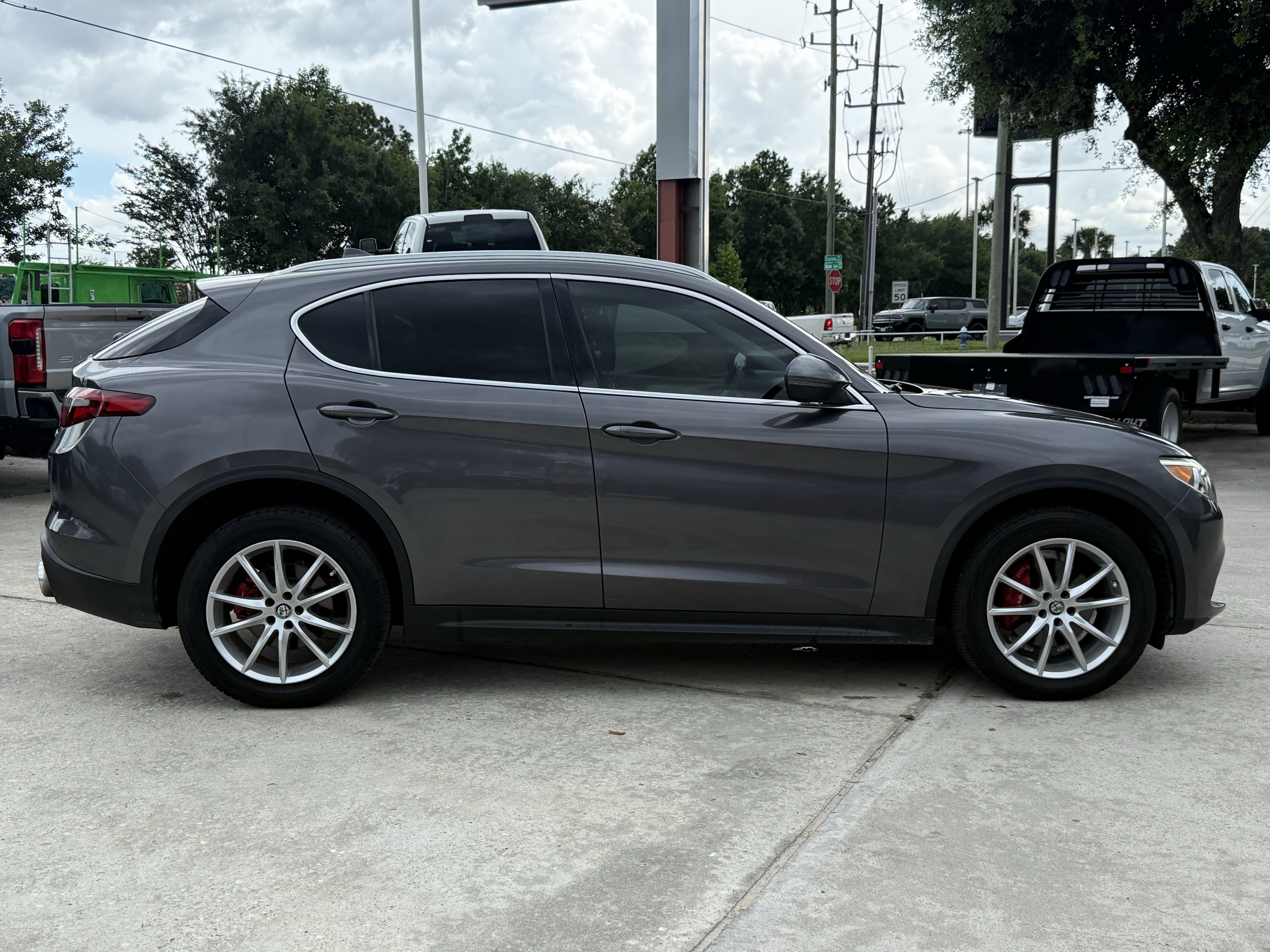 Used 2018 Alfa Romeo Stelvio Ti AWD/4WD image 3