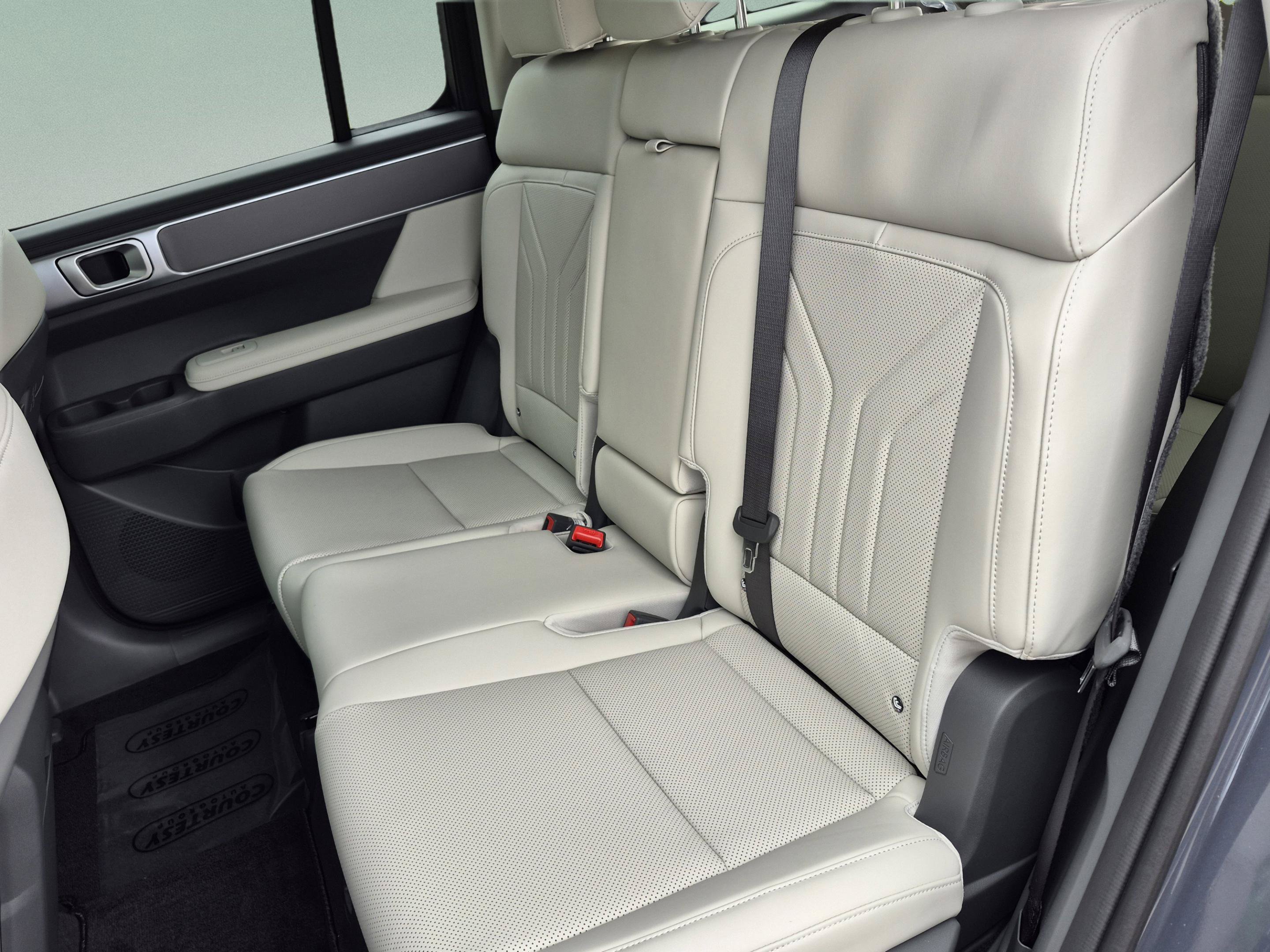 New 2026 Hyundai Santa Fe SEL FWD image 32