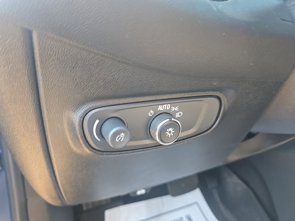 Used 2019 Chevrolet Equinox LT image 12