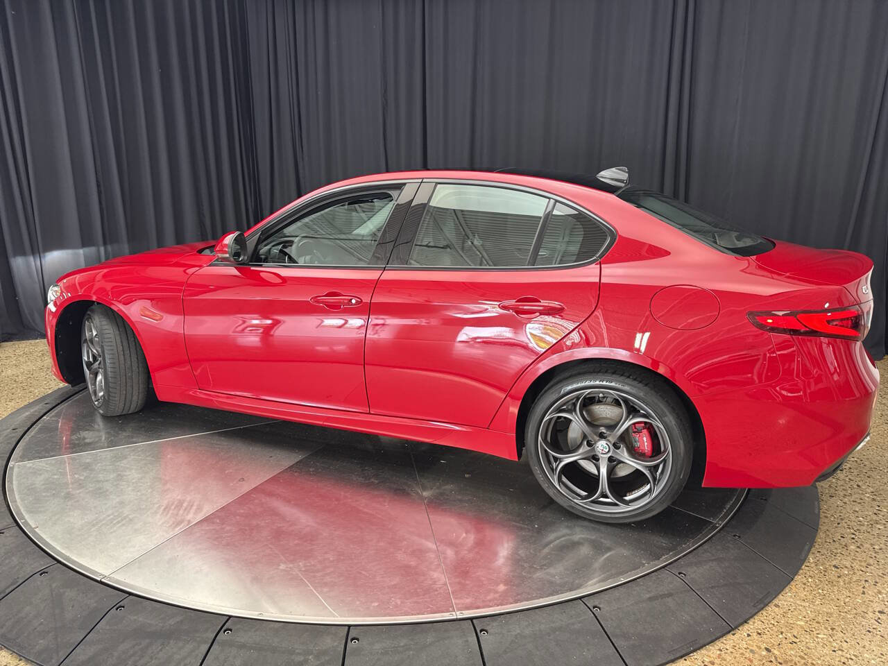 Used 2019 Alfa Romeo Giulia Ti Sport w/ Quick Order Package 22S Sport image 5