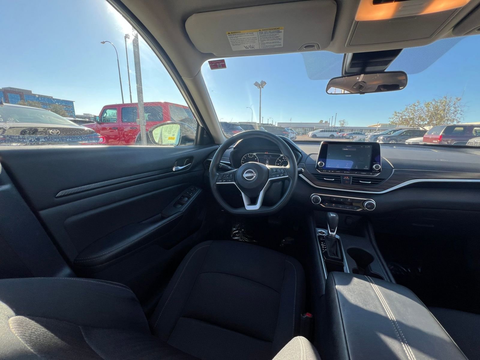 Used 2025 Nissan Altima 2.5 SV image 34